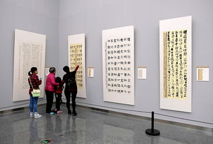 参观清廉四川文艺创作工程作品展 我校党员干部职工作风建设与文化艺术交流活动纪实